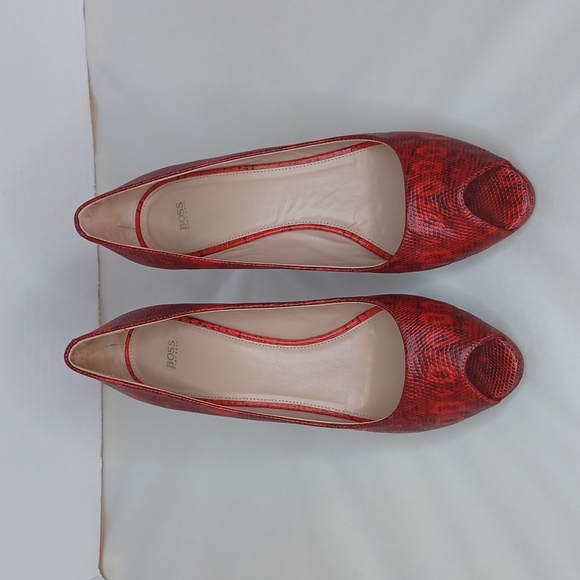Hugo Boss Red Snakeskin Peep Toe Heels Size 39 - Picture 3 of 11